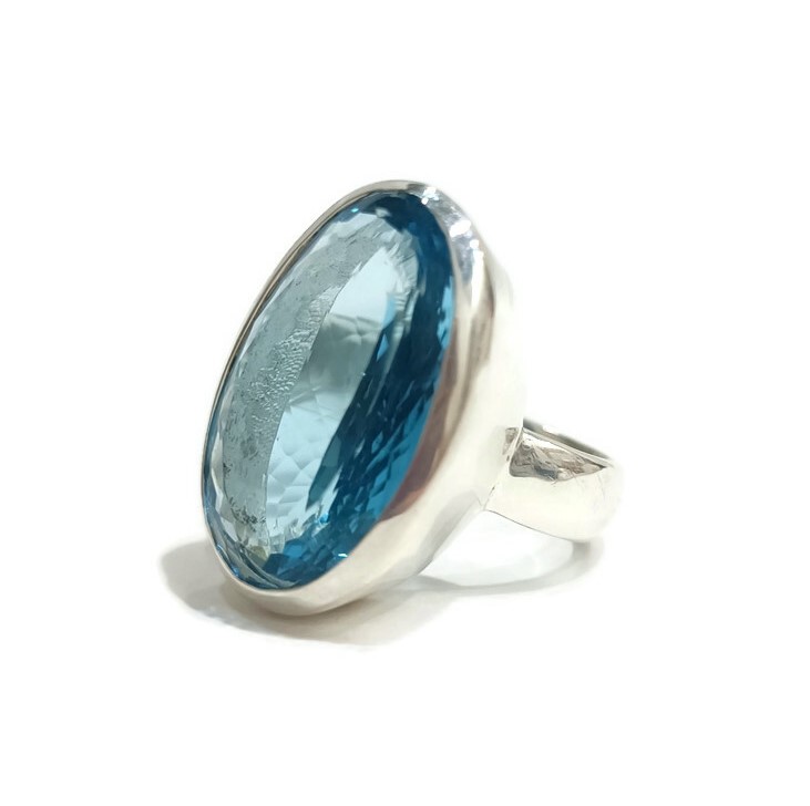טבעת טופז כחול באיכות גבוהה